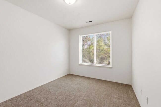 Building Photo - 2322 NW 168th Pl