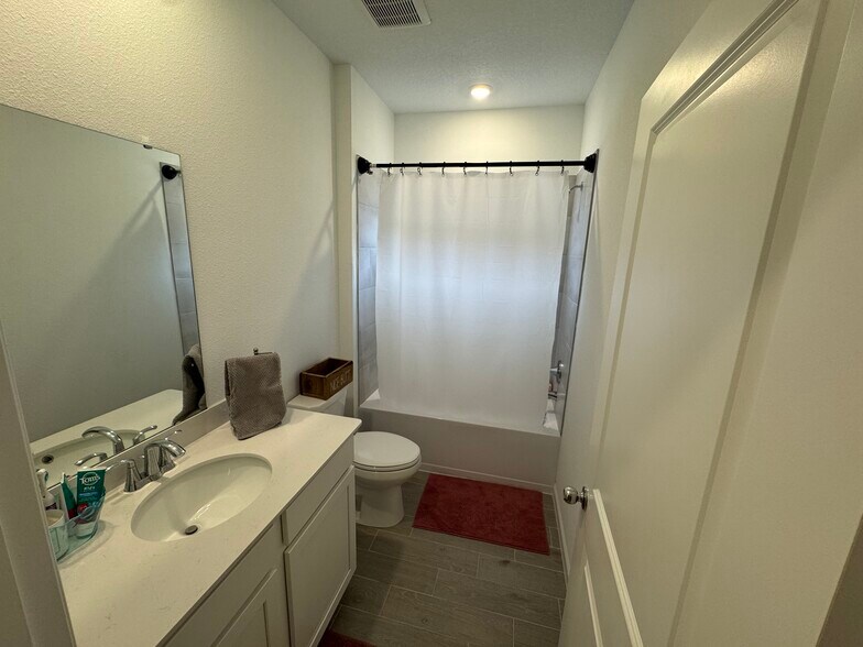 Building Photo - 8486 Horsebit Cir