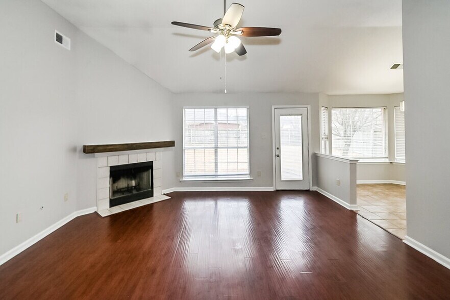 Building Photo - 12829 Fox Bend Ln