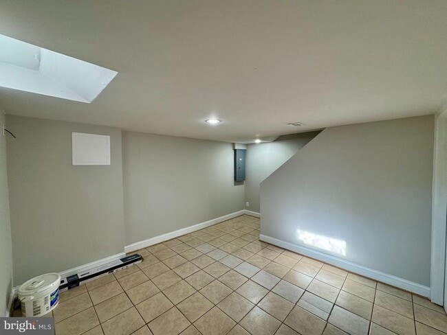 Building Photo - 7204 Glenridge Dr