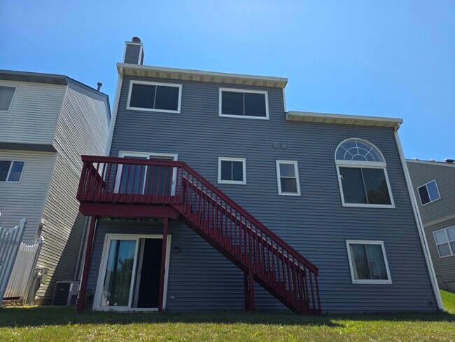 Building Photo - 24 E Honeysuckle Dr