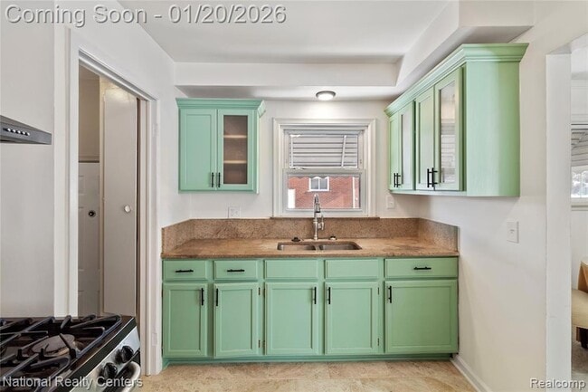 Building Photo - 29942 Avondale St