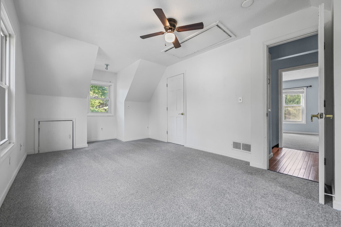 East facing bedroom towards doorway - 50 Garfield Ln