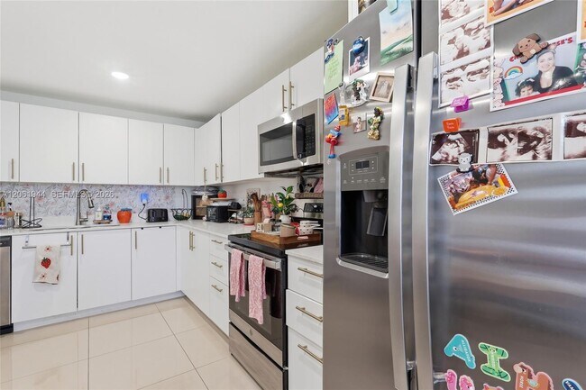 Building Photo - 25847 SW 145th Ave