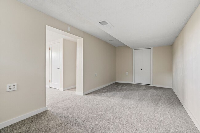 Building Photo - Unbeatable 4 bedroom in Penn Hills available now!