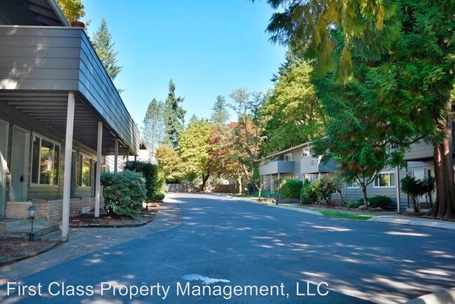 Building Photo - 3855 Lake Grove Ave