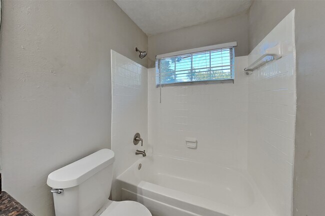 Building Photo - 7619 Almond Springs Dr