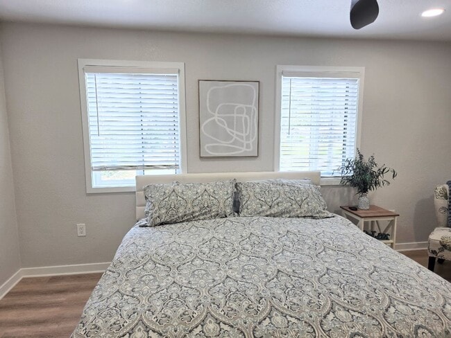 Building Photo - 65 Beach Ln