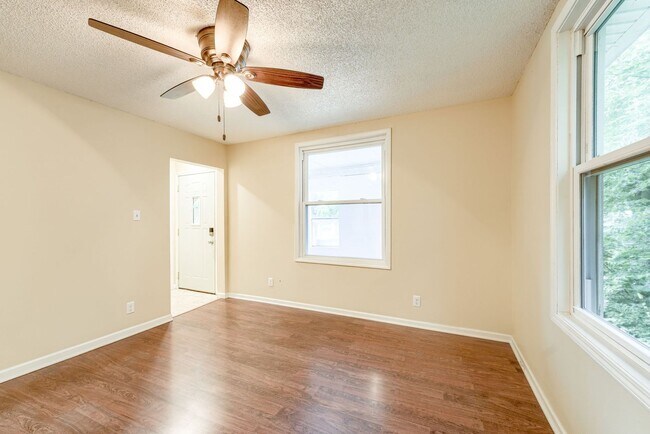 Building Photo - 1101 Bancroft St