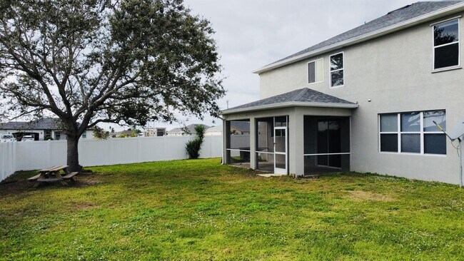 Building Photo - 1722 NW 5th St