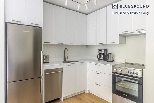 Building Photo - 955 Sterling Pl