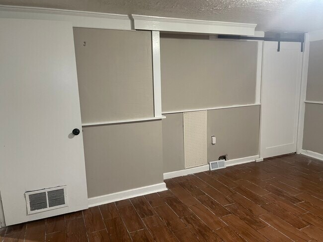 Building Photo - 16222 Howe Rd