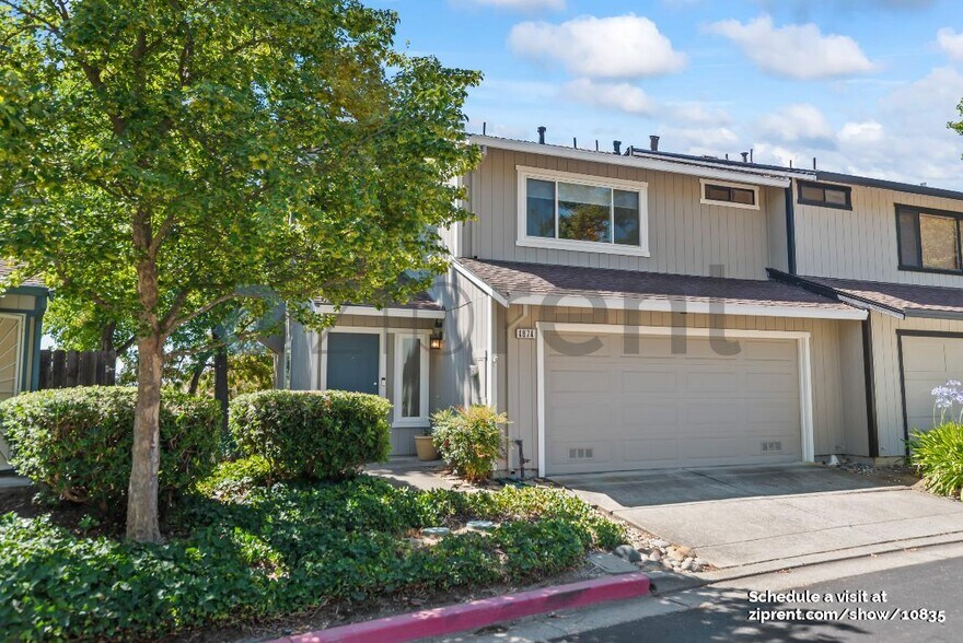 Building Photo - 4874 Starflower Dr