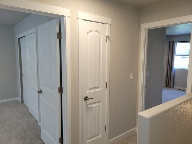 Building Photo - 5281 Palomino Ranch Point