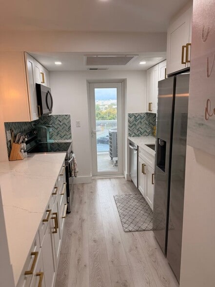 Building Photo - 2701 N Ocean Blvd