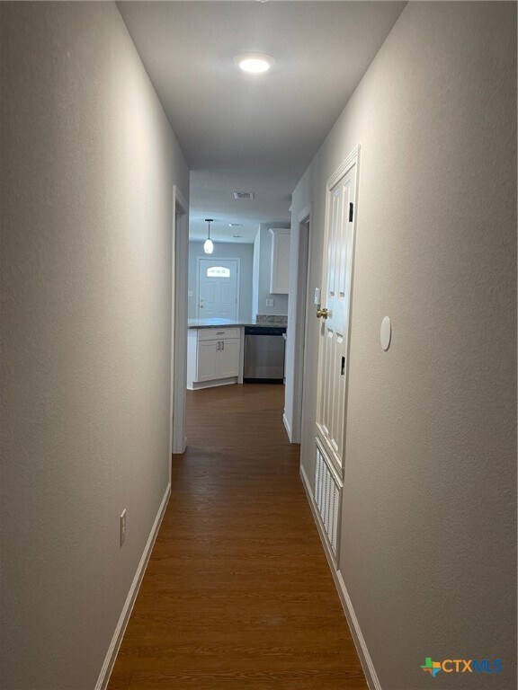 Building Photo - 2500 Westcliff Rd