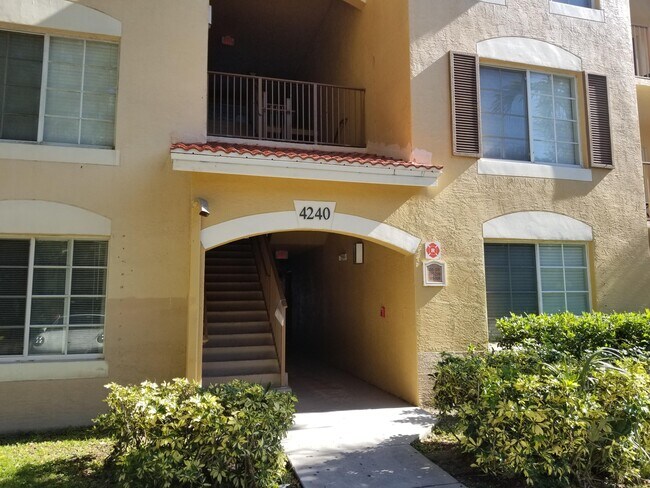 Building Photo - 4240 San Marino Blvd