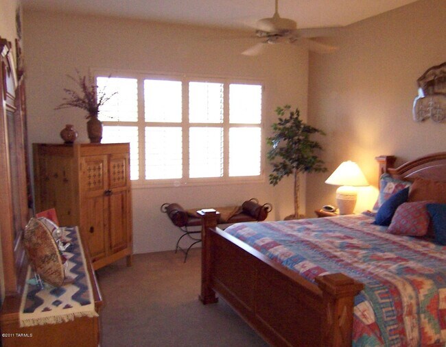 Building Photo - 38844 S Carefree Dr