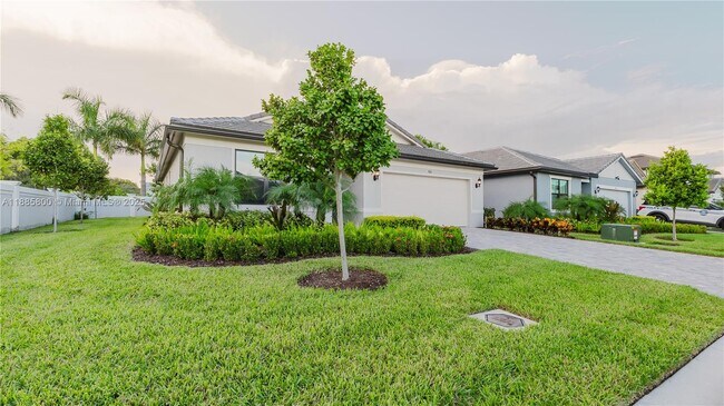Building Photo - 3001 Hibiscus Ave