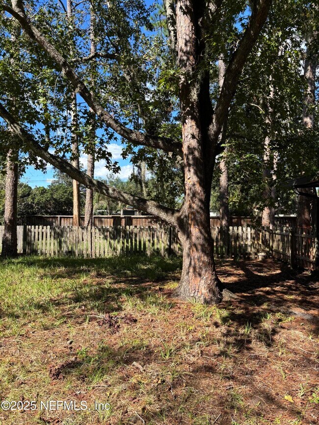 Building Photo - 11220 Thoreau Way E