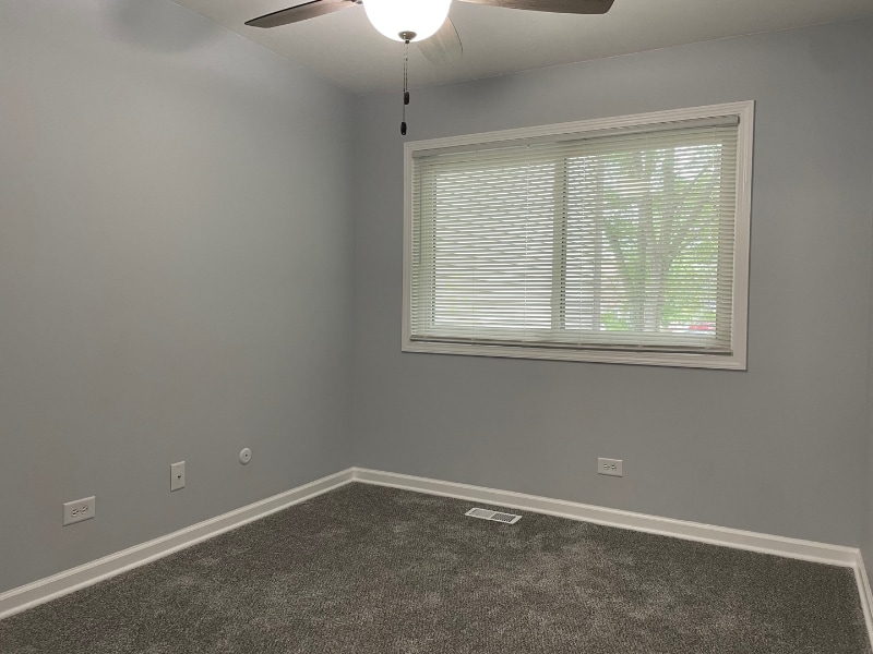 Building Photo - 29W412 Thornwood Ln