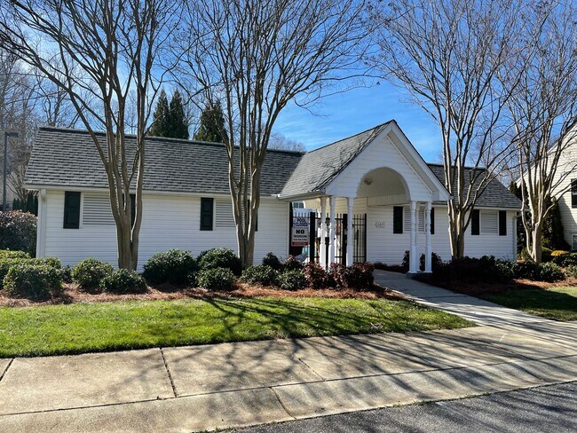 Building Photo - 1160 Parsons Pl
