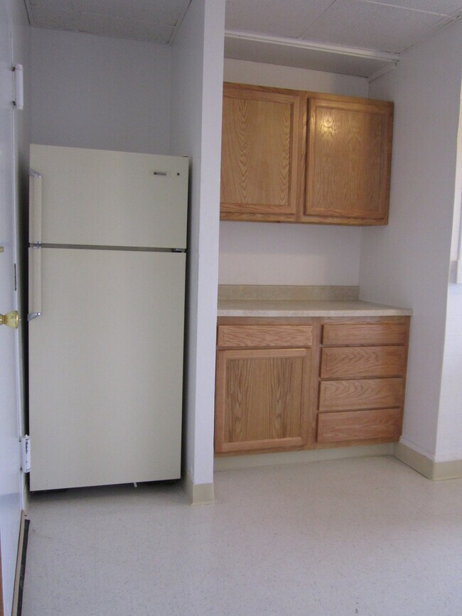 Building Photo - 448 Hawley Ave