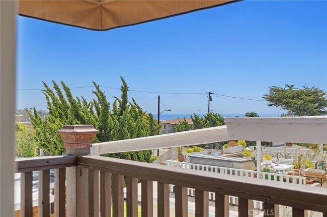 Building Photo - 215 Monterey Dr