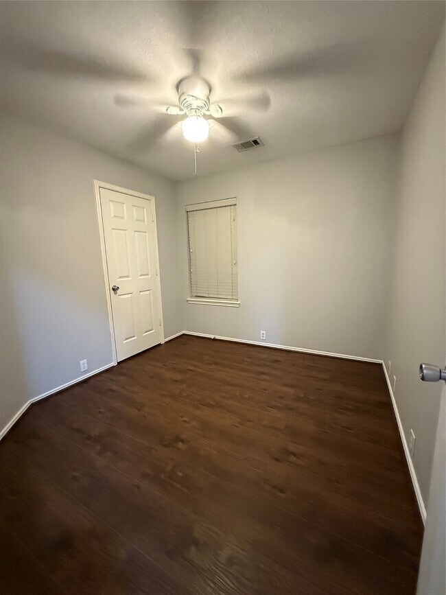 Building Photo - 10226 Antelope Alley