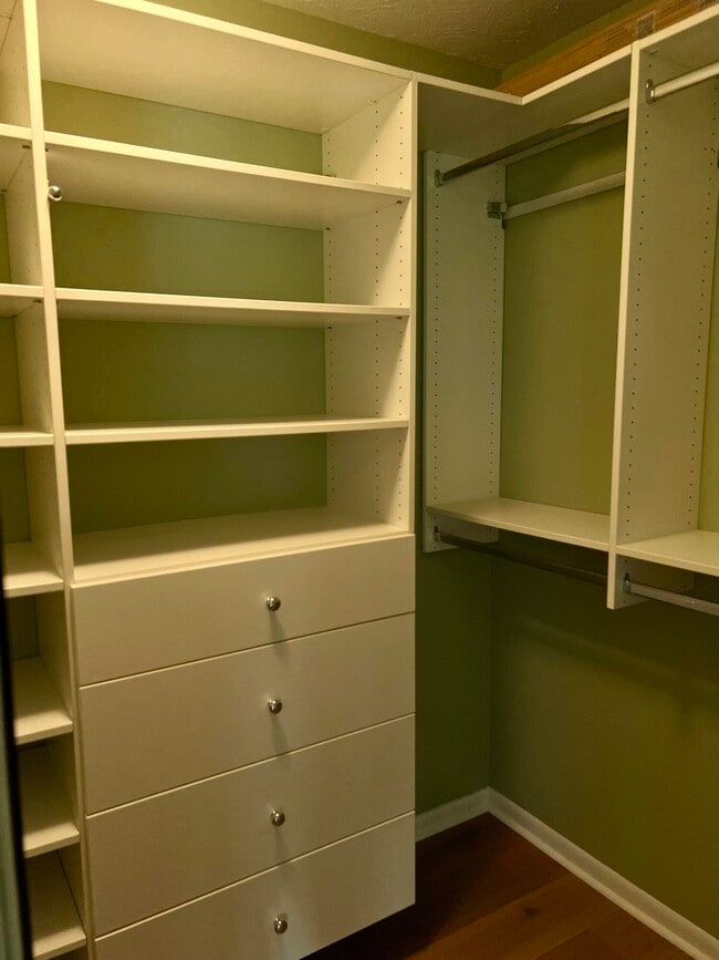 Building Photo - 2271 Edenderry Dr