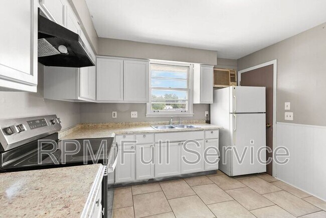 Building Photo - 3127 Larkspur Dr
