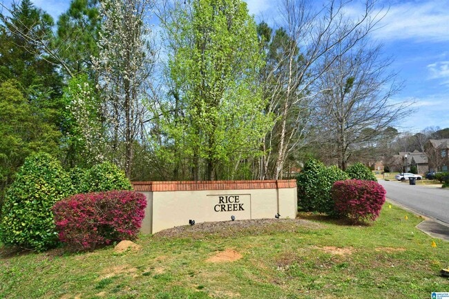 Building Photo - 6558 Creek Cir