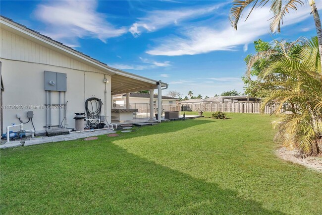 Building Photo - 11522 SW 100th Ave