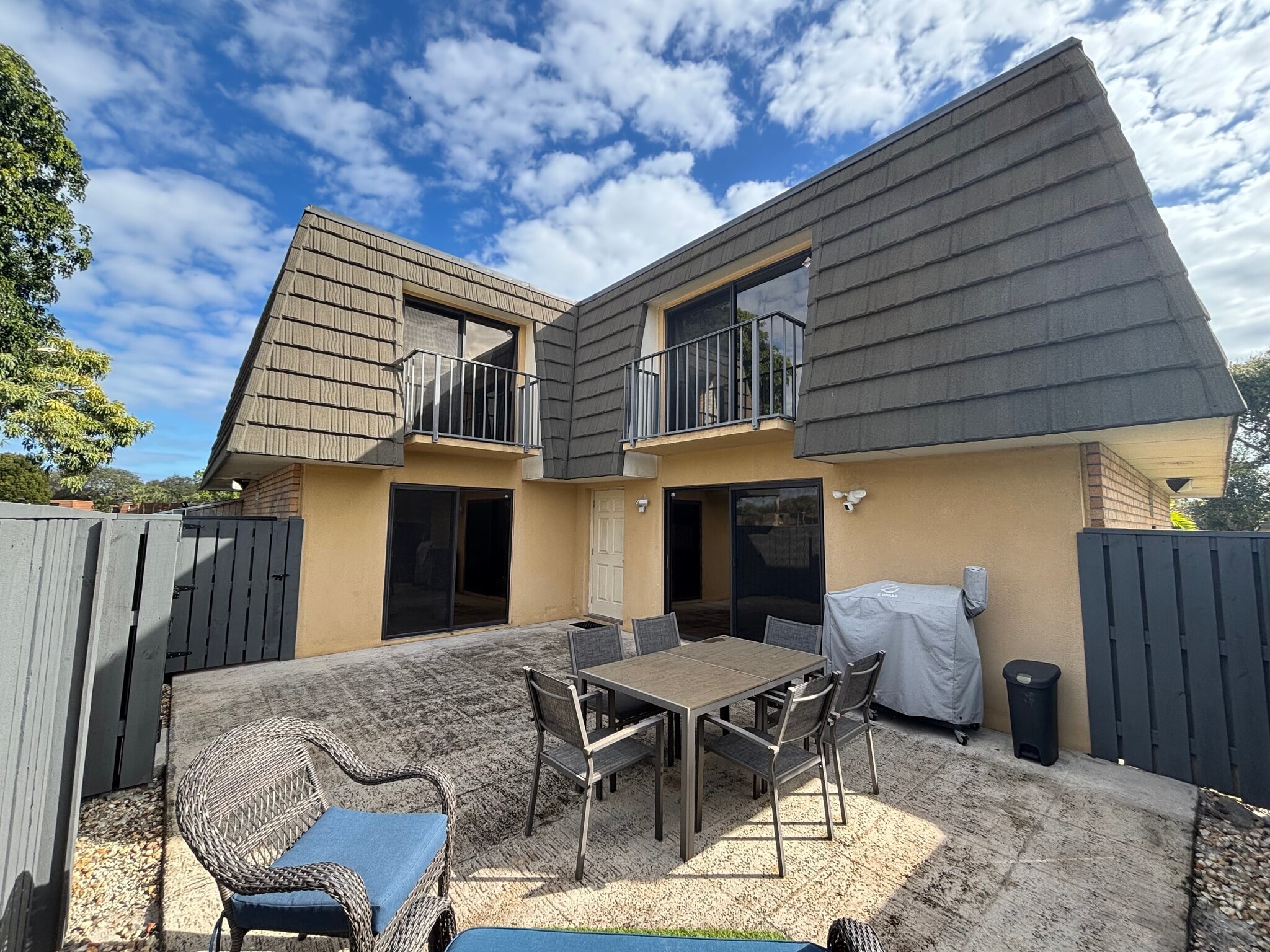 Building Photo - 1017 10th Way