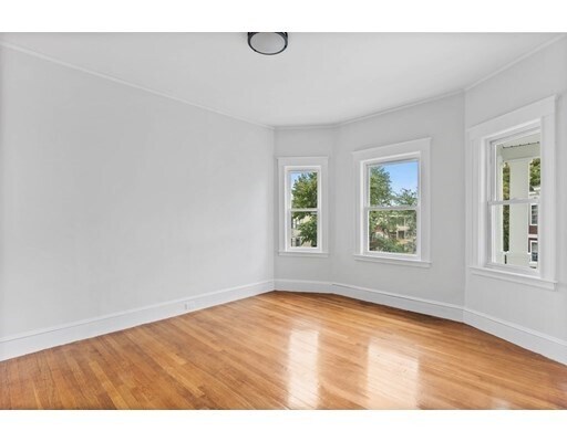 Building Photo - 50 Lithgow St