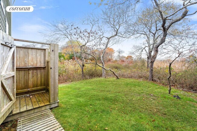 Building Photo - 39 Seaside Ave