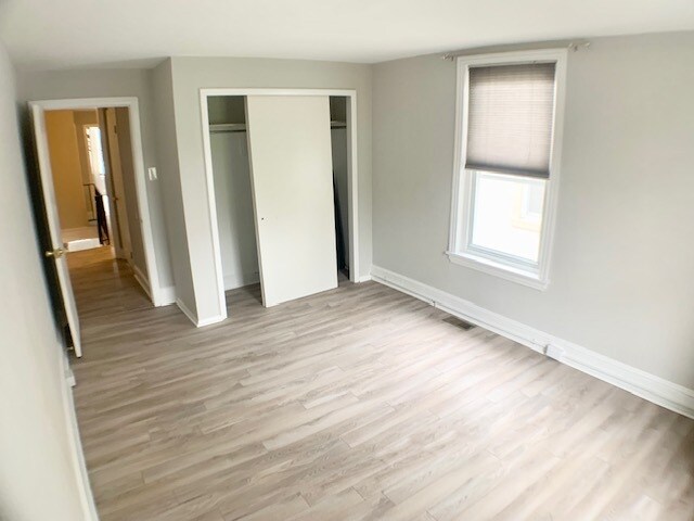 Building Photo - 164 Markle St