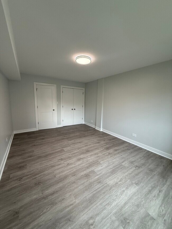 Building Photo - 1173 S Forums Ct