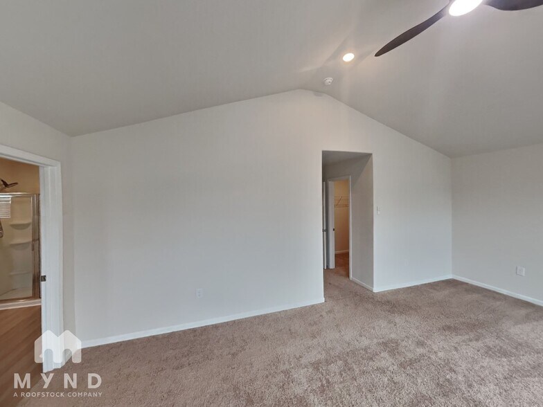Building Photo - 3322 Brighton Dr