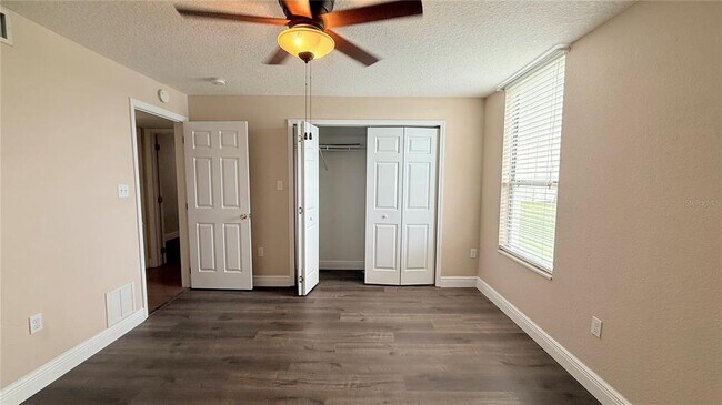 Building Photo - 524 Orange Dr