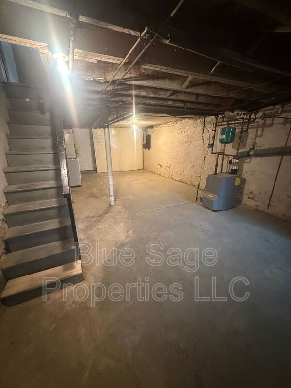 Building Photo - 7026 Radbourne Rd