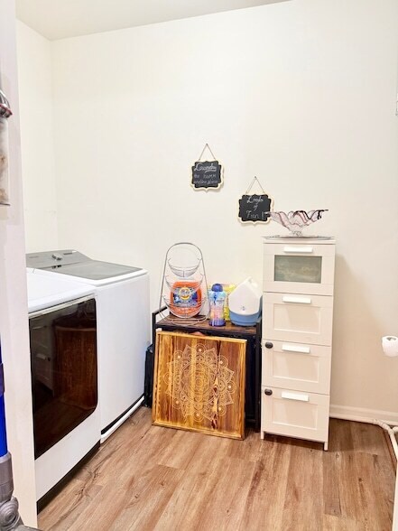 Building Photo - 2995 Madison Dr