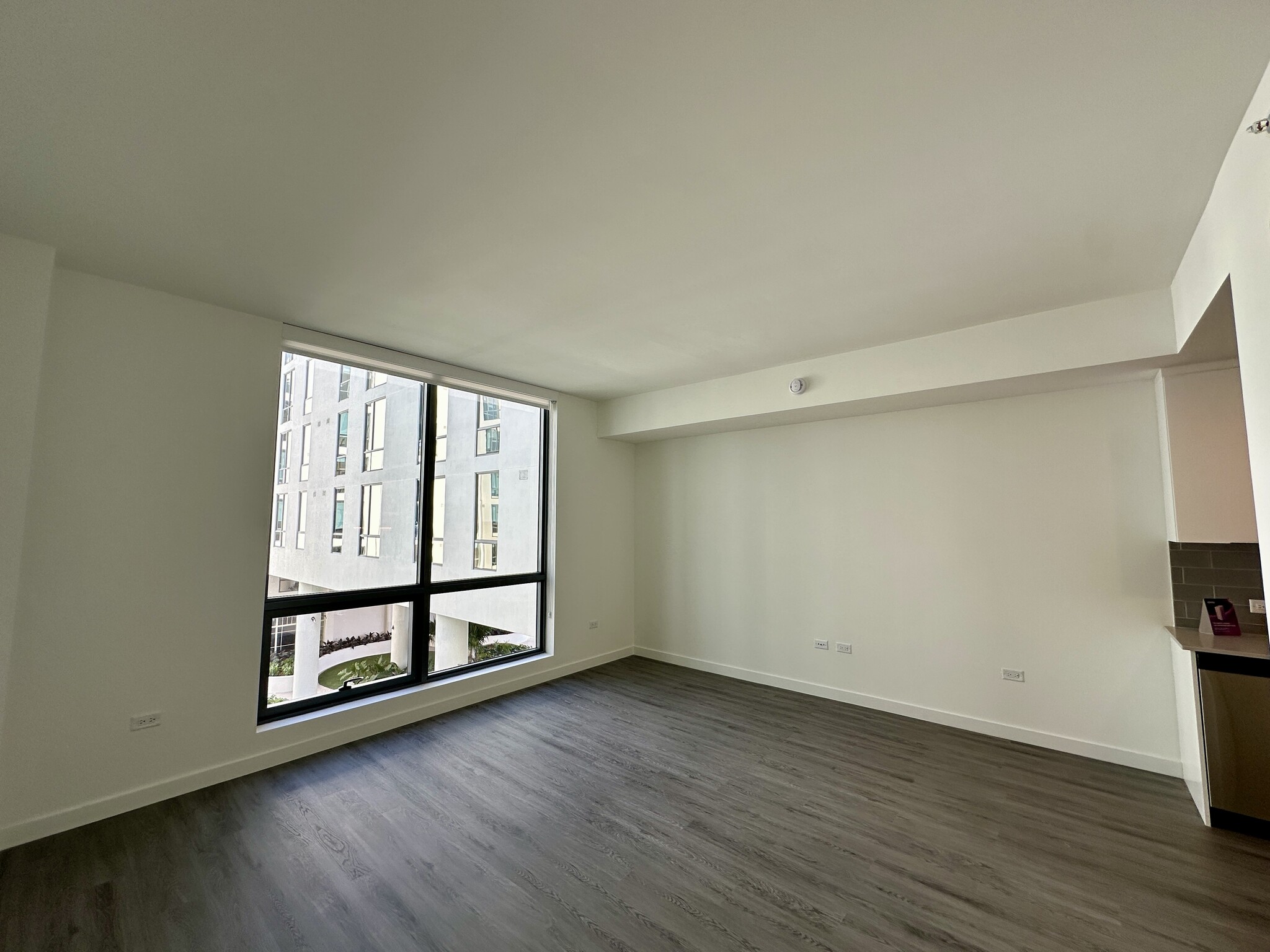 Building Photo - 154 NE 23rd St