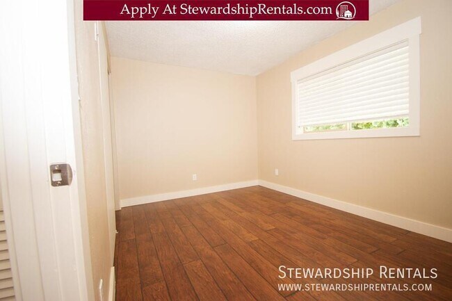 Building Photo - 5017 SE 45th Ave