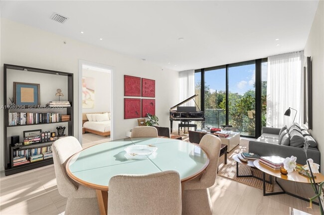 Building Photo - 3156 SW 27th Ave