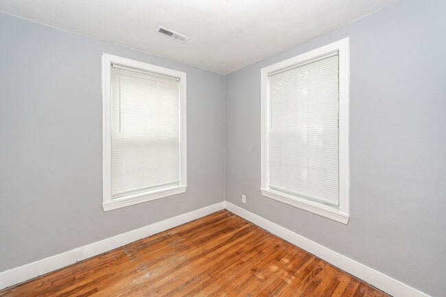 Building Photo - 3 Bedroom, 1 Bathroom Home in Dorchester Terrace - North Charleston