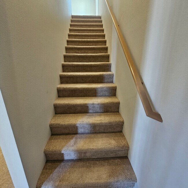 Building Photo - Move-In Ready 4 Bed, 2.5 Bath Home in Desirable Port Orchard Neighborhood