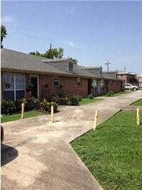 Building Photo - cdb4110