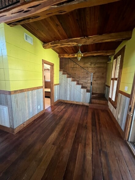 Building Photo - 813 W Bluebonnet Dr