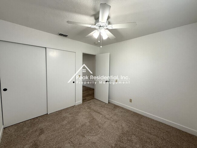 Building Photo - Wonderful Orangevale 4bd/2ba Home with 2 Car Garage!